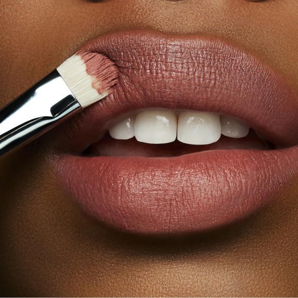 MAC- POWDER KISS LIPSTICK - Teddy 2.0.    BNIB(931) - Picture 3 of 5